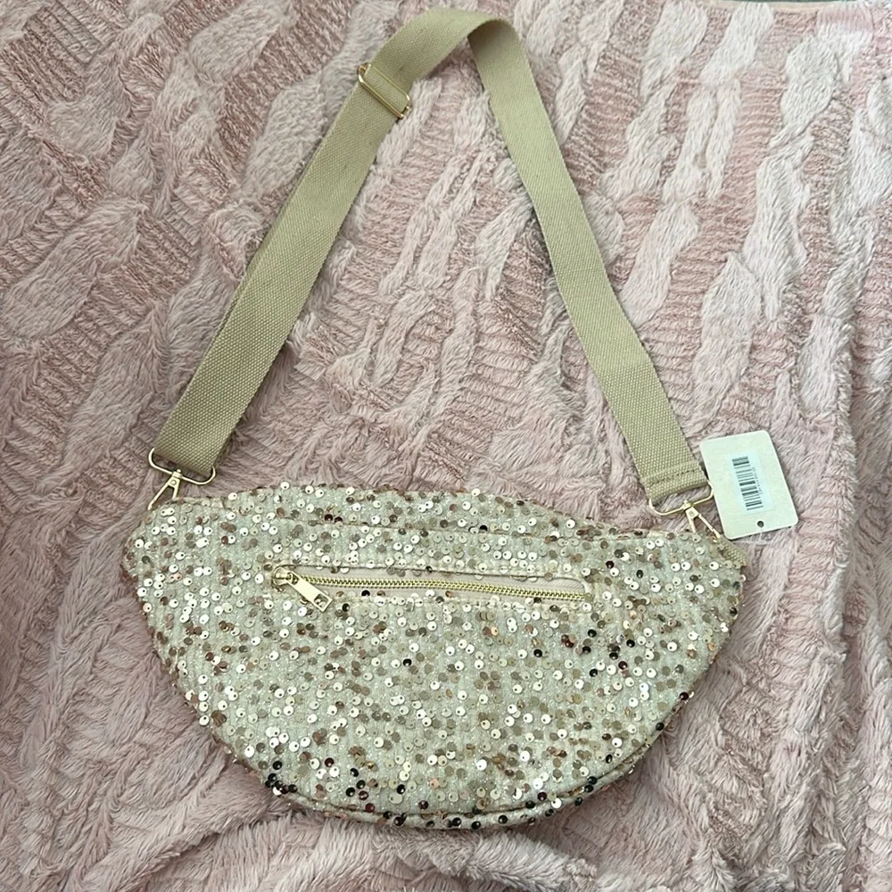 New Crossbody Bag, Fanny Pack with 2 pockets - Picture 2 of 7